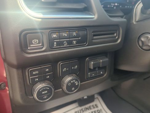 Used 2023 Chevrolet Tahoe Z71 w/ Z71 Off-Road Package AWD/4WD image 24