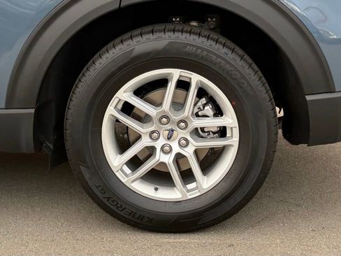 New 2026 Ford Explorer Active RWD image 10