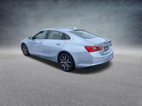 Used 2017 Chevrolet Malibu LT image 3