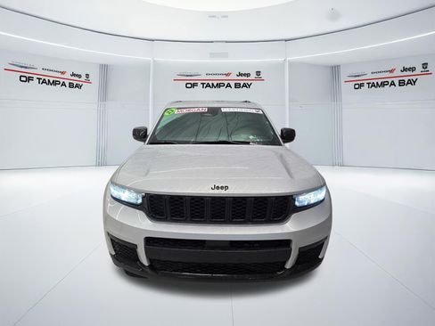Used 2023 Jeep Grand Cherokee L Laredo AWD/4WD image 8