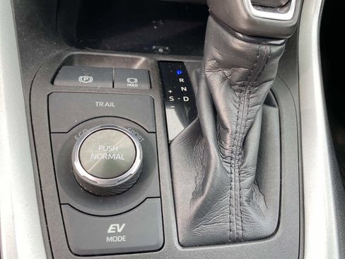 Used 2021 Toyota RAV4 XSE image 15