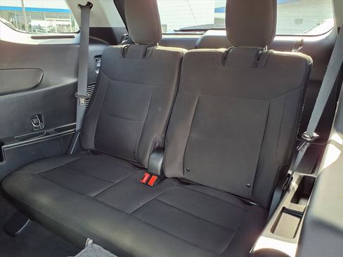 Used 2023 Ford Explorer XLT image 16