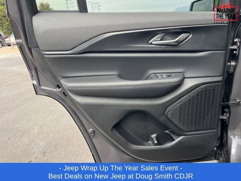 New 2025 Jeep Grand Cherokee Laredo w/ Trailer Tow Package image 22