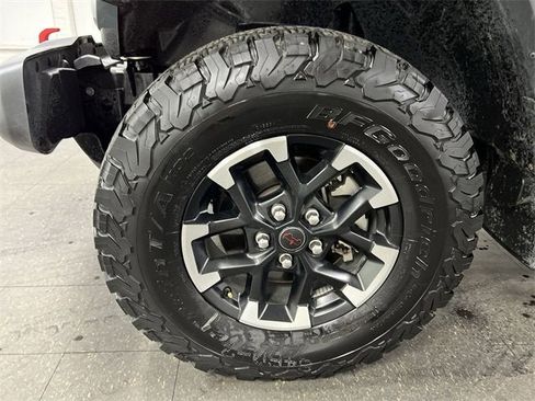 Used 2024 Jeep Wrangler Unlimited Rubicon w/ Technology Group image 33