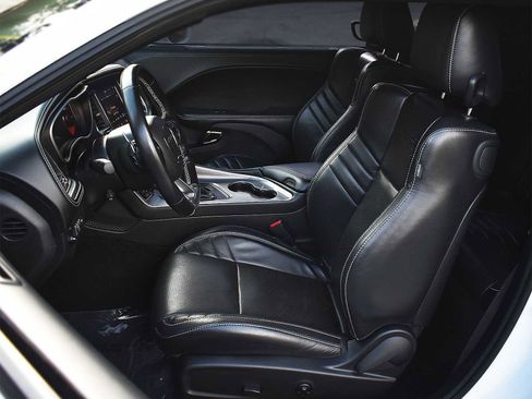 Used 2022 Dodge Challenger SRT Hellcat RWD image 12