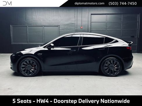 Used 2024 Tesla Model Y Performance AWD/4WD image 4