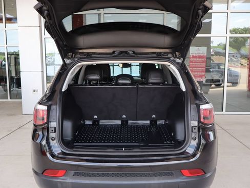 Used 2018 Jeep Compass Latitude AWD/4WD image 8