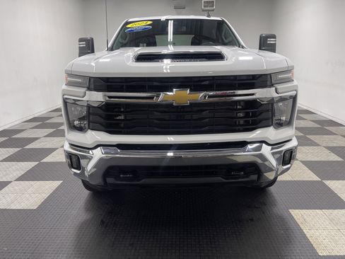 Used 2024 Chevrolet Silverado 2500 LT image 7