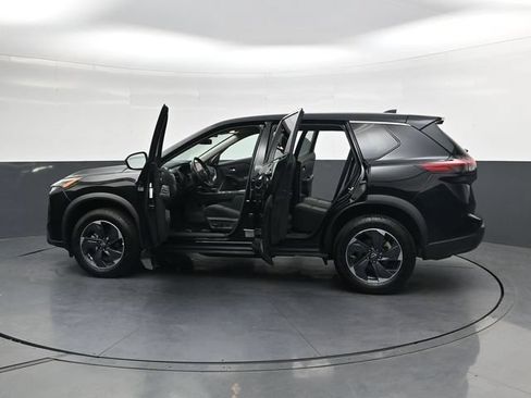 Used 2025 Nissan Rogue SV FWD image 44