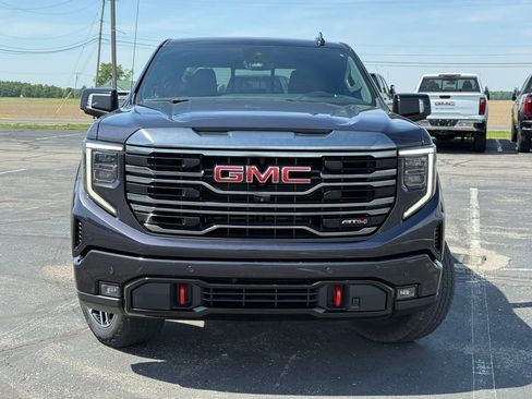Used 2022 GMC Sierra 1500 AT4 w/ AT4 Premium Package AWD/4WD image 3