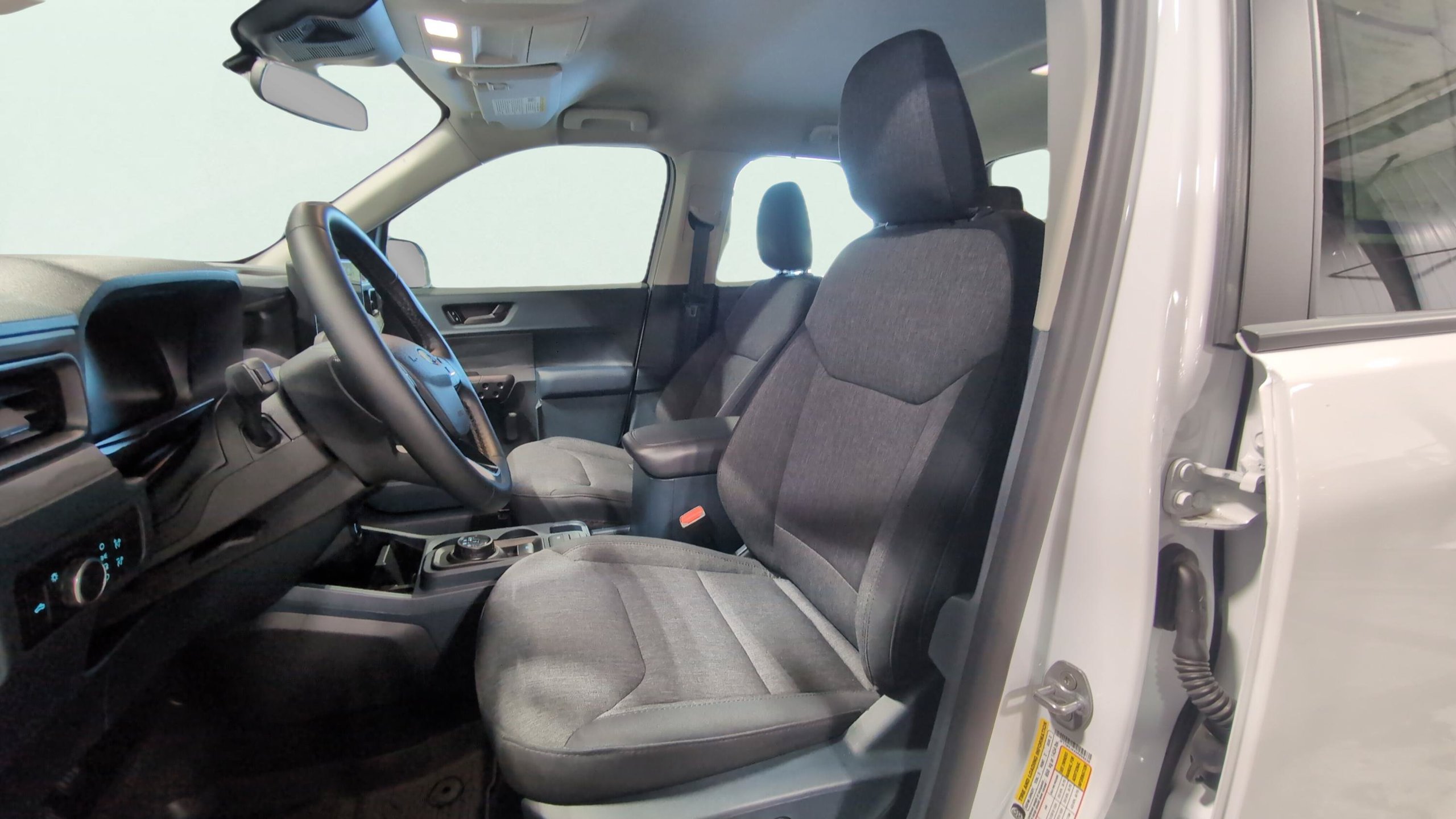 Used 2025 Ford Maverick XLT w/ XLT Luxury Package AWD/4WD image 13