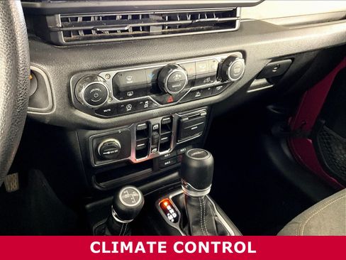 Used 2024 Jeep Gladiator Sport AWD/4WD image 16