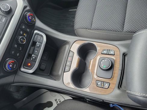 Used 2020 GMC Acadia SLE w/ Driver Convenience Package image 23