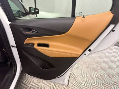 Used 2020 Chevrolet Equinox Premier FWD image 17