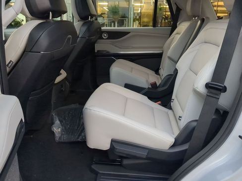 New 2025 Lincoln Navigator Reserve image 22