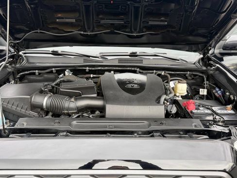 Used 2021 Toyota Tacoma TRD Sport w/ Technology Package image 72