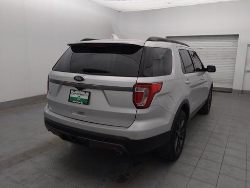 Used 2017 Ford Explorer XLT w/ Equipment Group 202A image 9