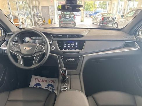 Certified 2024 Cadillac XT5 Luxury w/ LPO, Floor Liner Package AWD/4WD image 32