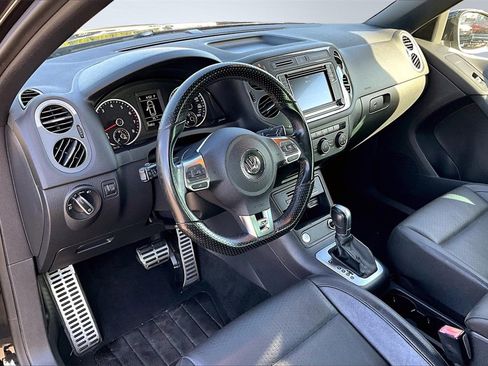 Used 2016 Volkswagen Tiguan R-Line image 14