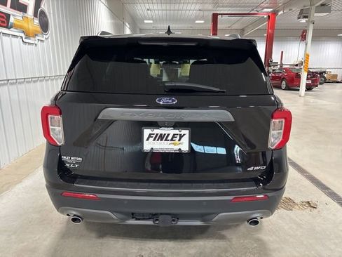 Used 2021 Ford Explorer XLT w/ Equipment Group 202A image 5