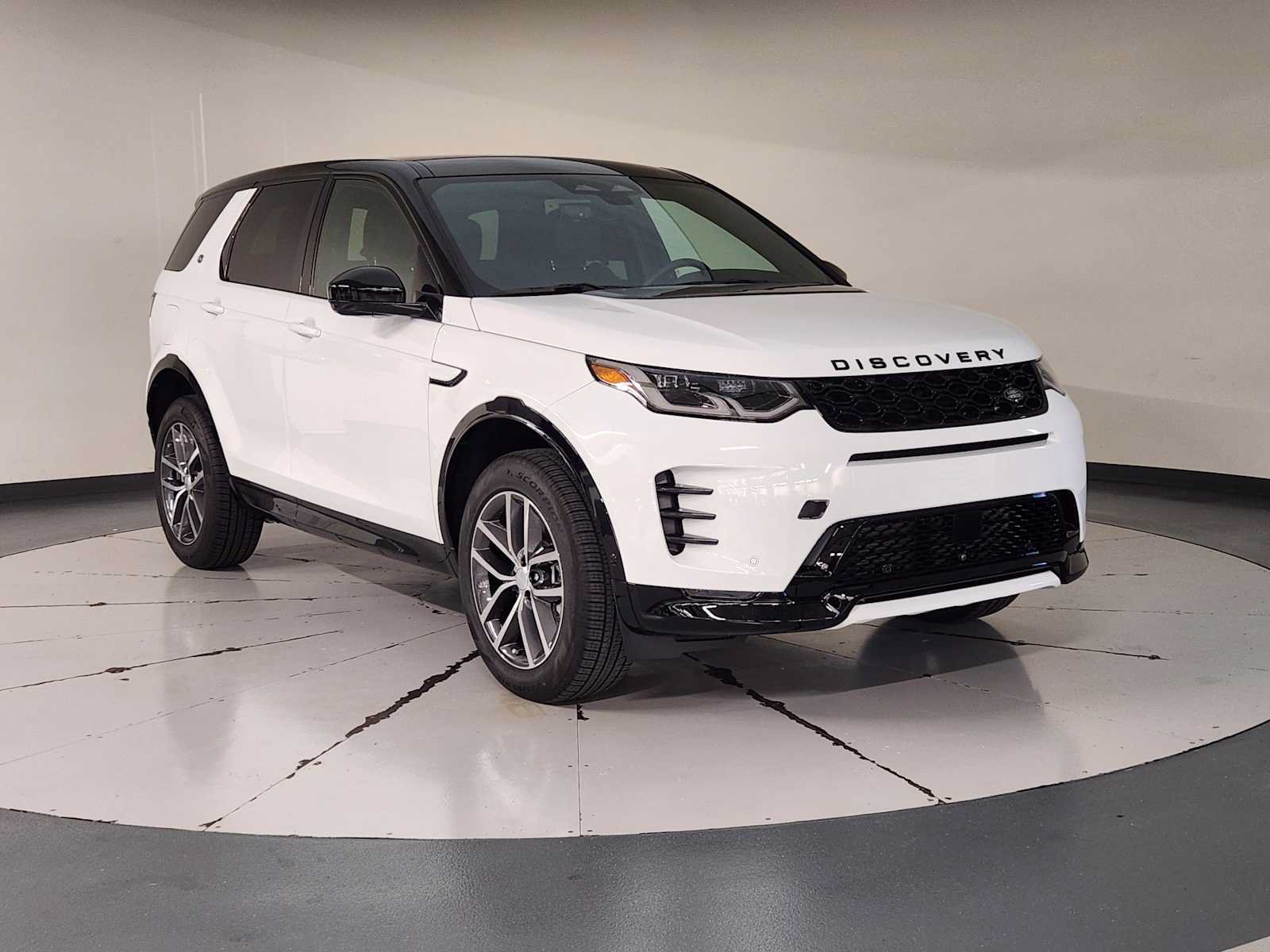 Used 2026 Land Rover Discovery Sport Landmark AWD/4WD image 7