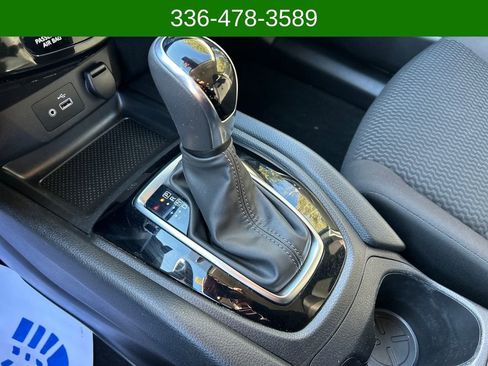 Used 2020 Nissan Rogue Sport S image 23