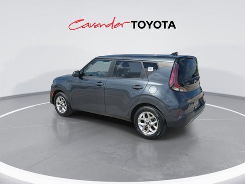 Used 2025 Kia Soul LX w/ LX Technology Package FWD image 6