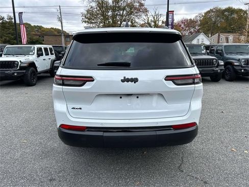 New 2025 Jeep Grand Cherokee L Altitude image 3