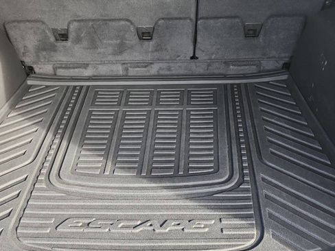 Used 2017 Ford Escape SE w/ SE Leather Comfort Package FWD image 16