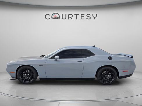 Used 2021 Dodge Challenger R/T Scat Pack w/ T/A Package RWD image 2