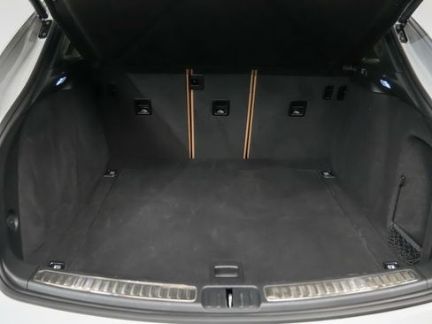 Certified 2023 Porsche Macan AWD/4WD image 13