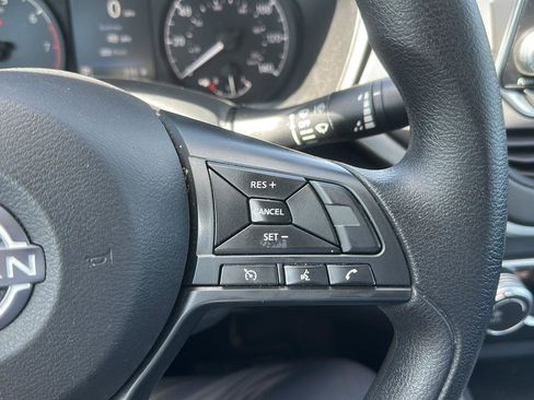 Used 2025 Nissan Altima 2.5 S FWD image 13