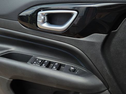 New 2026 Jeep Compass Latitude AWD/4WD image 14
