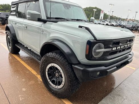 Used 2022 Ford Bronco Outer Banks w/ Sasquatch Package AWD/4WD image 3