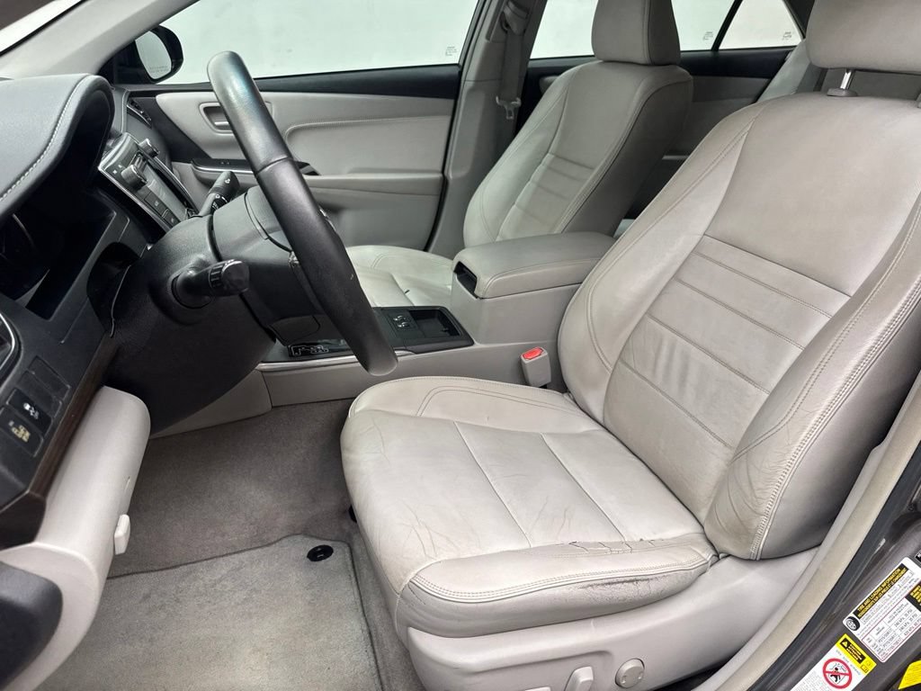 Used 2015 Toyota Camry XLE w/ Moonroof Package FWD image 20
