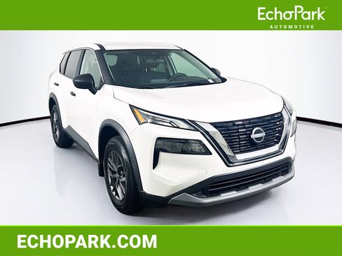 Used 2023 Nissan Rogue S image 1