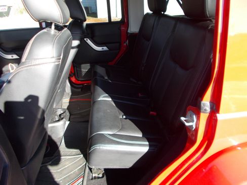 Used 2013 Jeep Wrangler Unlimited Sahara w/ Mopar Chrome Edition Group AWD/4WD image 10