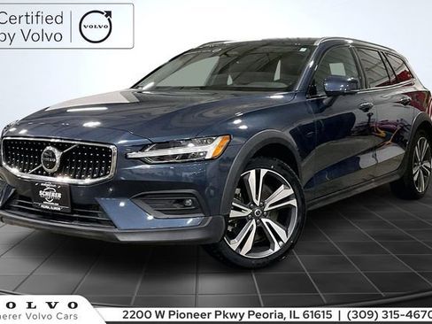 Certified 2025 Volvo V60 B5 Cross Country Plus image 1