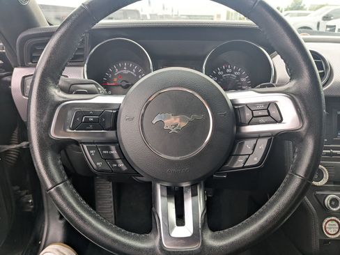 Used 2017 Ford Mustang Coupe RWD image 18