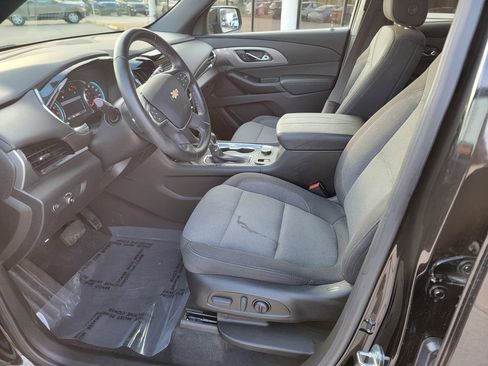 Used 2023 Chevrolet Traverse LT FWD image 11