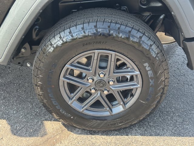 Certified 2025 Jeep Wrangler Sport AWD/4WD image 11