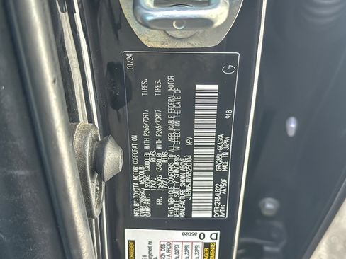 Certified 2024 Toyota 4Runner SR5 Premium w/ Moonroof Package image 28