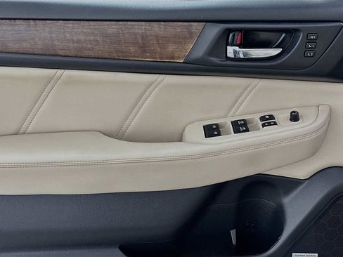 Used 2018 Subaru Outback 3.6R Limited image 17