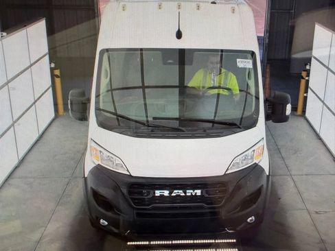 Used 2025 RAM ProMaster 2500 w/ Convenience Group FWD image 2