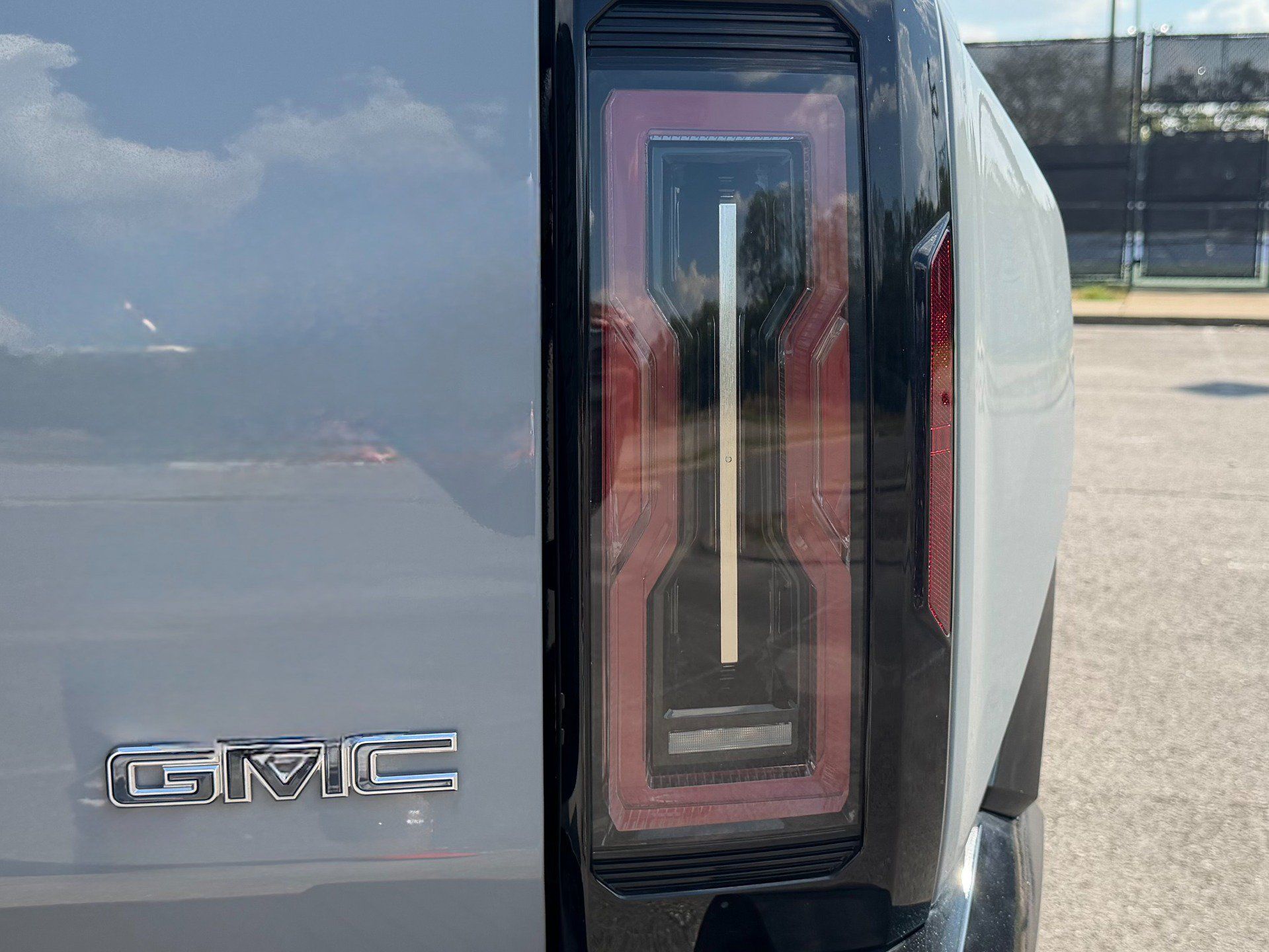 Used 2024 GMC Hummer EV 2X AWD/4WD image 16