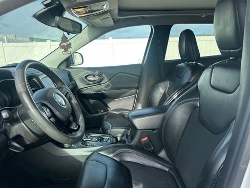 Used 2021 Jeep Cherokee Latitude Plus image 10