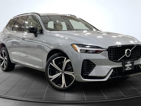 Certified 2024 Volvo XC60 T8 Ultimate w/ Climate Package image 13