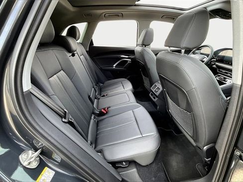 Used 2025 Audi Q5 Premium image 29