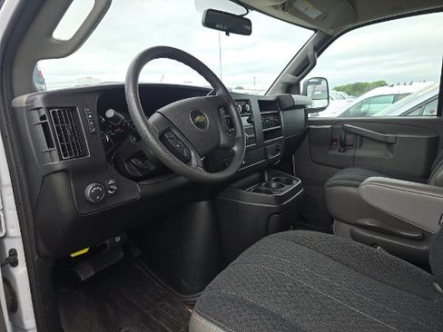 Used 2025 Chevrolet Express 2500 w/ Driver Convenience Package RWD image 6