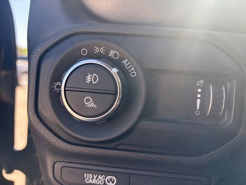 Used 2023 Jeep Gladiator Mojave w/ LED Lighting Group AWD/4WD image 18
